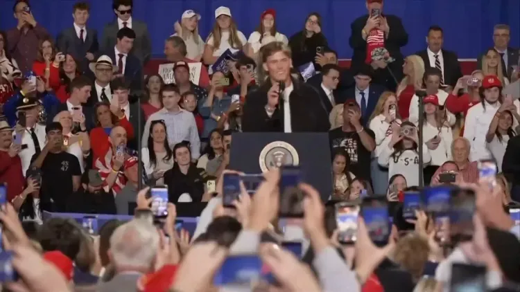 Trump Addresses Rockland Community College, NY Giants QB Darts In