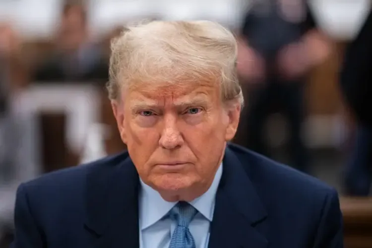 Trump warns of Strait of Hormuz oil disruption, signals Iran blockade