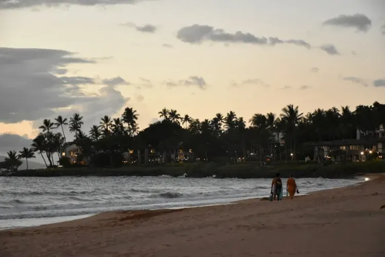 7.8 magnitude quake hits Philippines, Japan issues tsunami advisory
