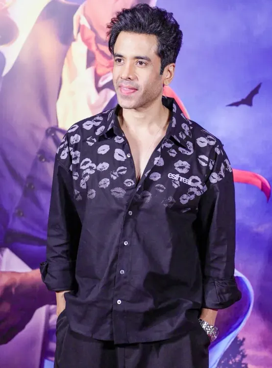 Tusshar Kapoor on first meeting Kareena Kapoor in Kashmir in 1988