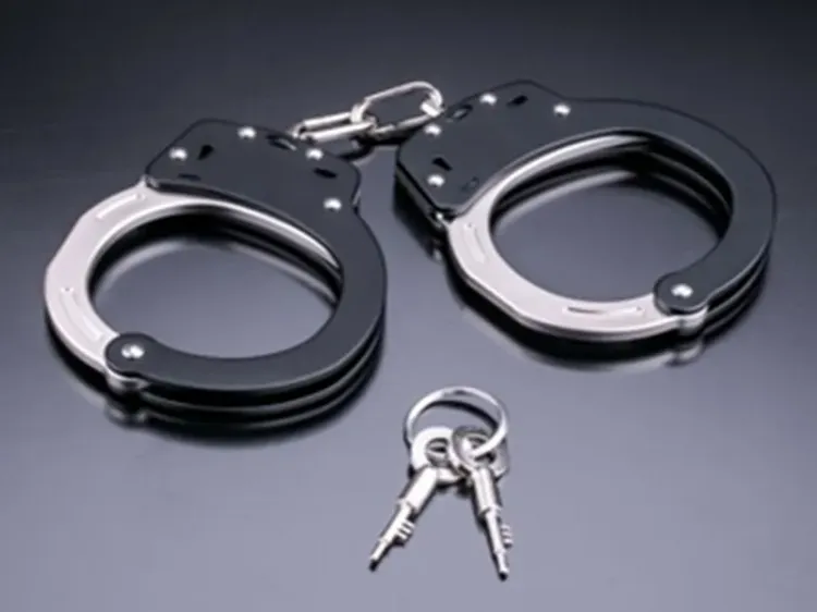 Two Bangladeshi Nationals Detained for Illegal Border Crossing in West Bengal