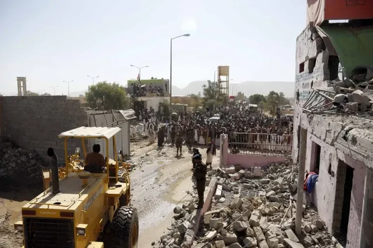 Houthi attack kills 2, wounds 14 in Marib's residential areas and IDP camps