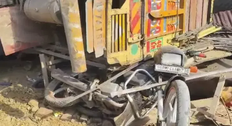 Tragic Incident in Kannauj: Coal Truck Crash Claims Two Lives and Traps Others