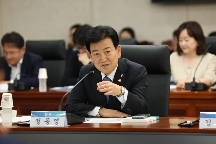South Korea's Unification Minister: Two Koreas must lead peninsula peace