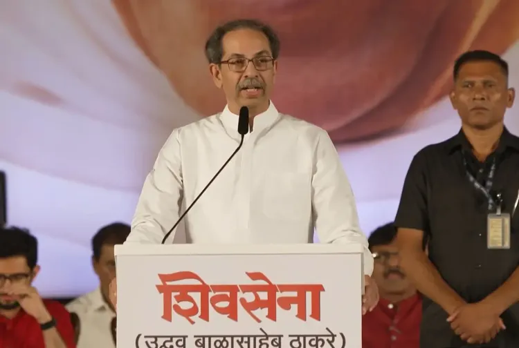 Uddhav Thackeray dares Fadnavis on Bishnoi, backs CJP youth at Dussehra rally