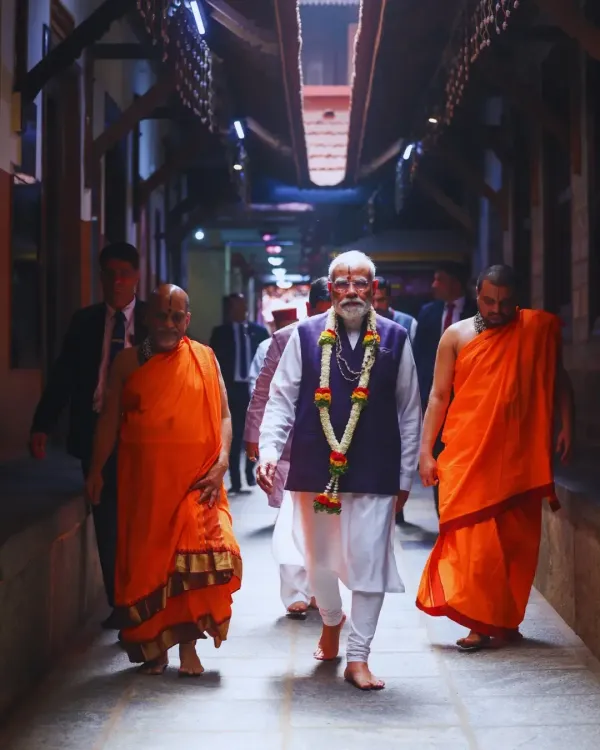 क्या उडुपी के श्री कृष्ण मठ के दर्शन से धन्य महसूस कर रहे हैं प्रधानमंत्री मोदी?
