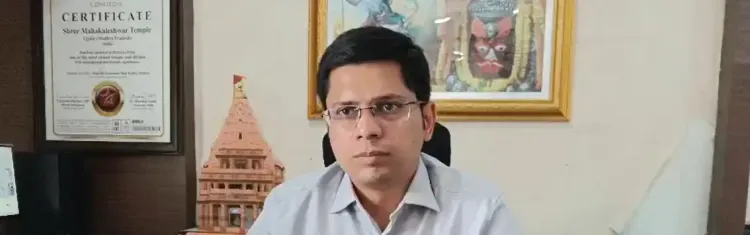 क्या उज्जैन के महाकालेश्वर मंदिर में ड्रेस कोड को लेकर विवाद हुआ?