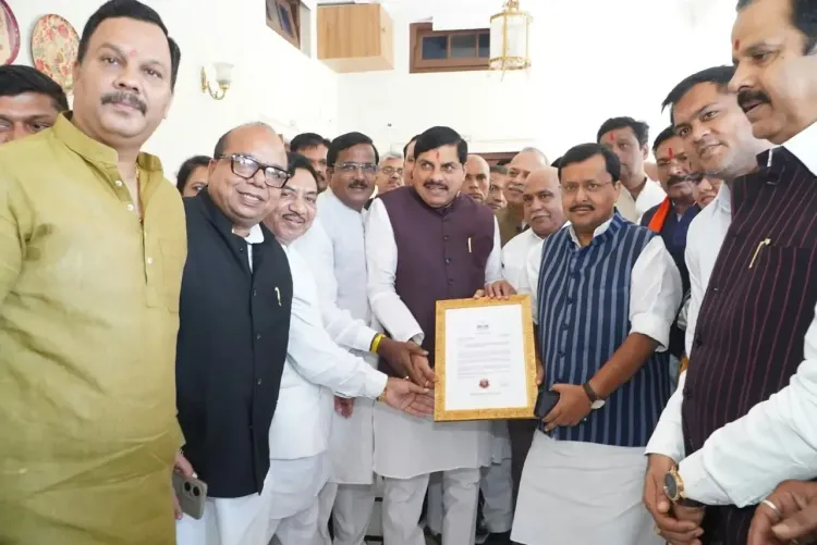 उज्जैन में 33 लाख 27 हजार दीप प्रज्वलन का विश्व रिकॉर्ड, मोदी जन्मदिन पर मिला वर्ल्ड बुक ऑफ रिकार्ड्स प्रमाण पत्र