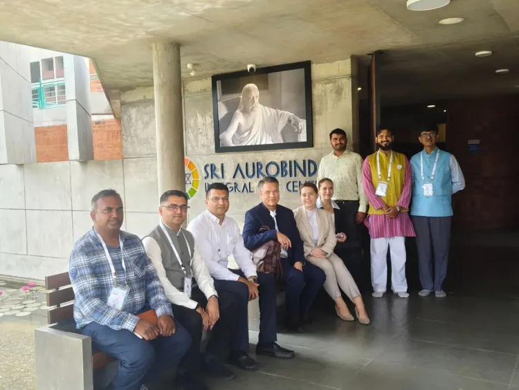 Ukraine, Russia delegates join meditation at VGRC Surat; 200+ attend