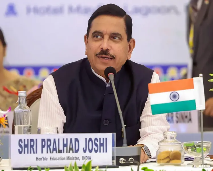 Union Minister Joshi invites Karnataka sugarcane farmers to Delhi for FRP talks
