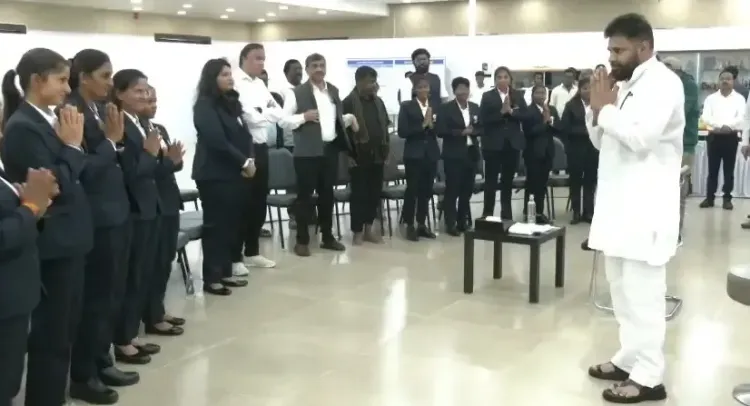 क्या उप मुख्यमंत्री पवन कल्याण ने दृष्टिबाधित टी20 विश्व कप जीतने वाली महिला क्रिकेटरों को सम्मानित किया?