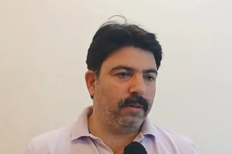 यूपी पुलिस सब-इंस्पेक्टर भर्ती परीक्षा में 'पंडित' शब्द पर विवाद, नेताओं ने दी प्रतिक्रियाएँ