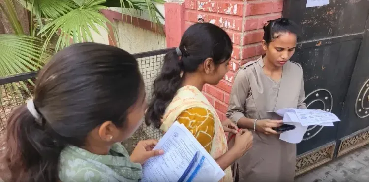 यूपी टीईटी 2025 का दूसरा दिन: 60 जिलों में कड़ी सुरक्षा, प्रयागराज के 53 केंद्रों पर परीक्षा जारी