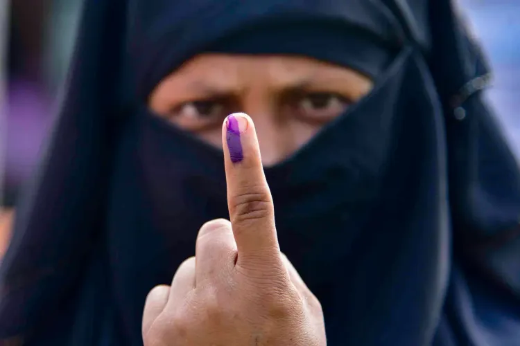 यूपी विधानसभा चुनाव 2027: अमरोहा जिले की 4 सीटों पर 2022 में भाजपा-सपा में 2-2 की बराबरी, अब किसका पलड़ा भारी?