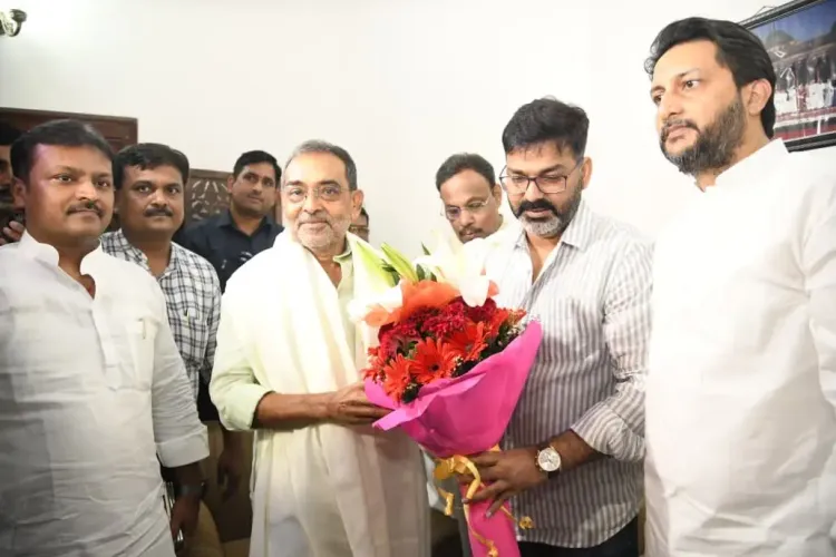 क्या उपेंद्र कुशवाहा से मिले भोजपुरी सुपरस्टार पवन सिंह?