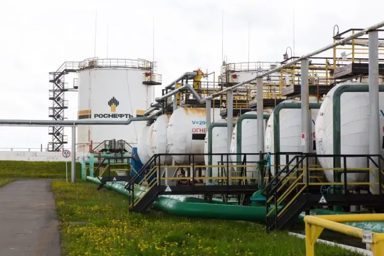 US-Iran Conflict: Opportunities for Upstream Energy and Defence Sectors Amid Rising Oil Prices