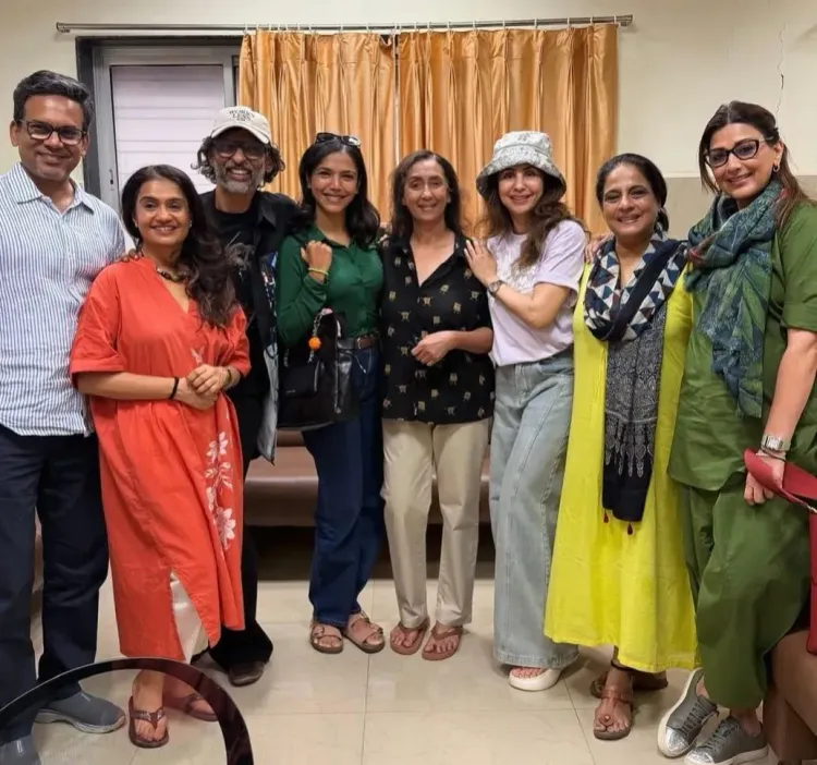Urmila, Sonali Bendre, Shriya Pilgaonkar unite for Marathi play night
