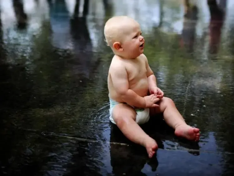 Has the US infant formula recall expanded due to a growing infant botulism outbreak?