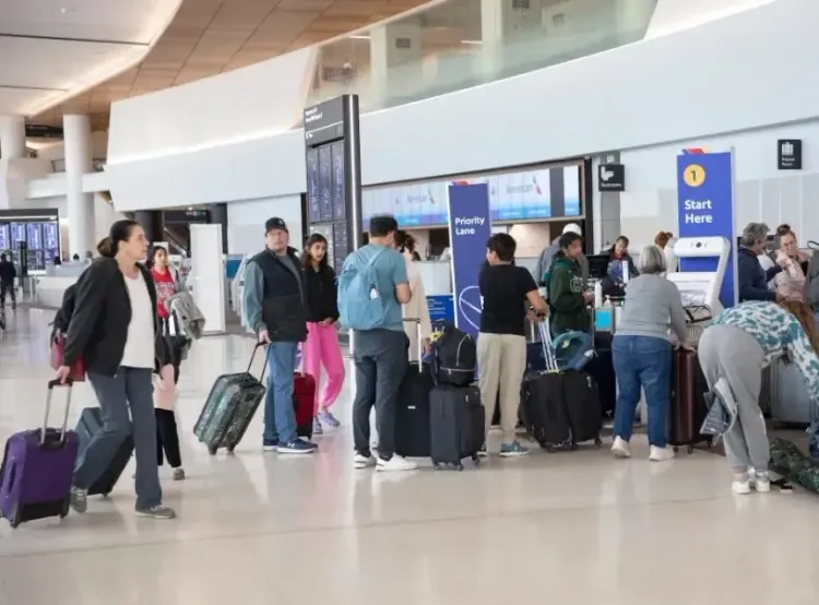 What Caused Over 1800 Flights to Be Delayed and Many Cancelled at Dallas Airports?
