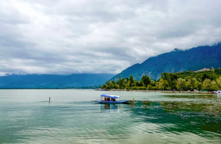 US tourist John Anderson, 83, dies on Dal Lake houseboat in Srinagar