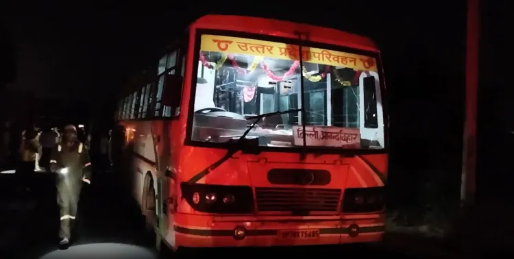 एटा सड़क हादसा: कैंटर की टक्कर से रोडवेज बस के 4 यात्रियों की मौत, 11 घायल