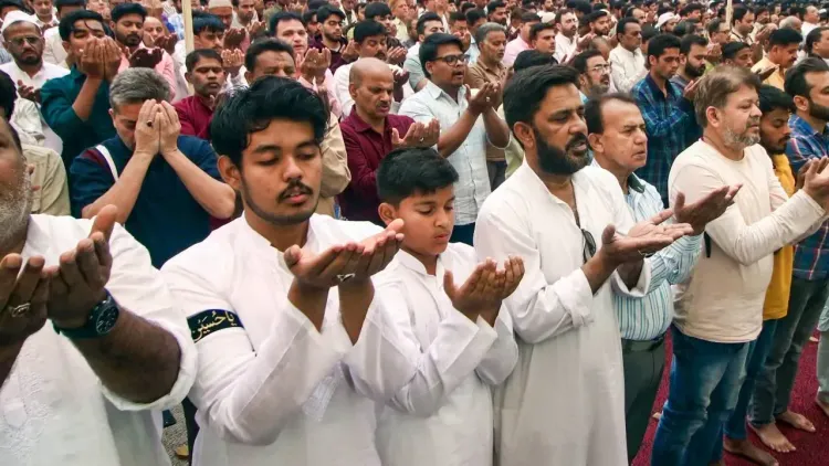 उत्तर प्रदेश में ईद-उल-फितर: सुरक्षा के बीच अमन की दुआ और नेताओं की शुभकामनाएं