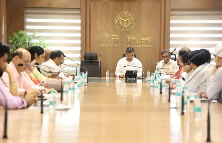 उत्तर प्रदेश: मंत्री जयवीर सिंह ने विलंबित पर्यटन परियोजनाओं के लिए सख्त निर्देश दिए