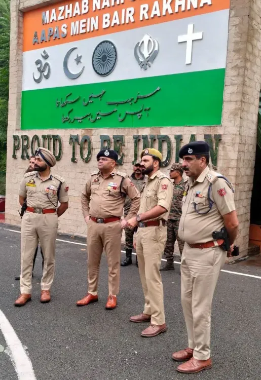 उत्तरी कश्मीर डीआईजी का उरी दौरा: पुलिस थानों, एनएचपीसी और सेना के साथ सुरक्षा समीक्षा