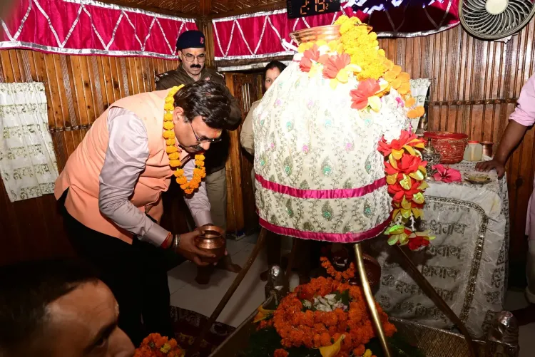 गंगोत्री धाम पहुंचे मुख्य सचिव आनंद बर्द्धन, चारधाम यात्रा व्यवस्थाओं की समीक्षा की