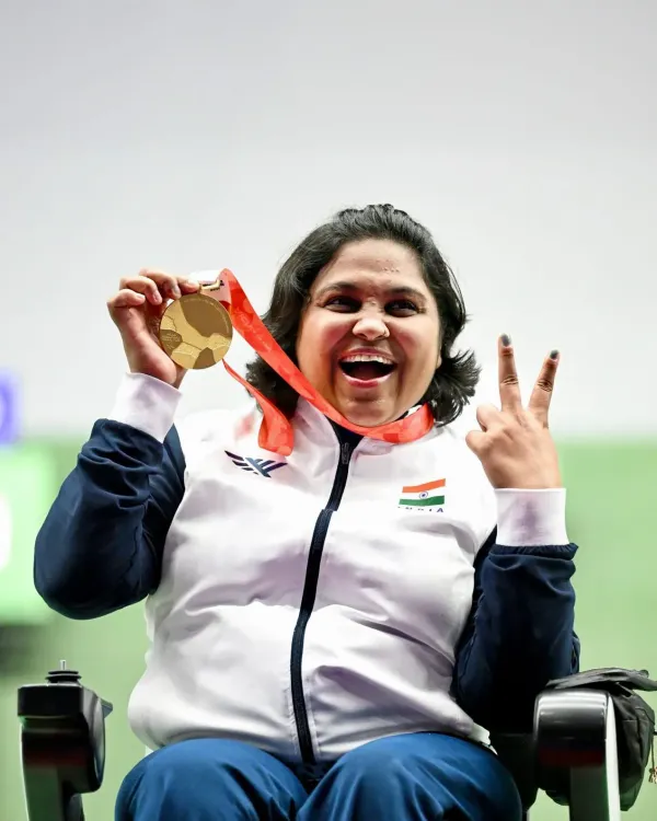 Vaishnaw Hails Mona Agarwal's Gold, Asian Para Games Record
