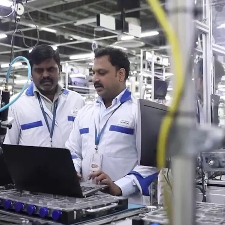 Vaishnaw Highlights 6X Electronics Growth, 99% Mobile Made in India