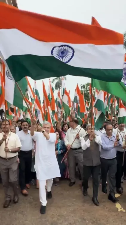 Vaishnaw Joins Har Ghar Tiranga Pride Ahead of Independence Day