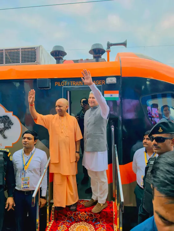 वंदे भारत स्लीपर ट्रेन लॉन्च: वाराणसी से दिल्ली 8-9 घंटे में, CM योगी ने PM मोदी का जताया आभार