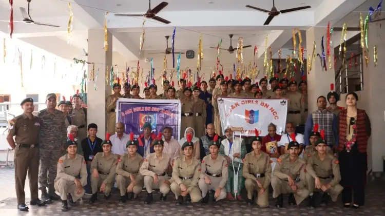 क्या वंदे मातरम के 150 वर्ष पर एनसीसी कैडेट्स ने वृद्धाश्रम में देशभक्ति की सीख ली?