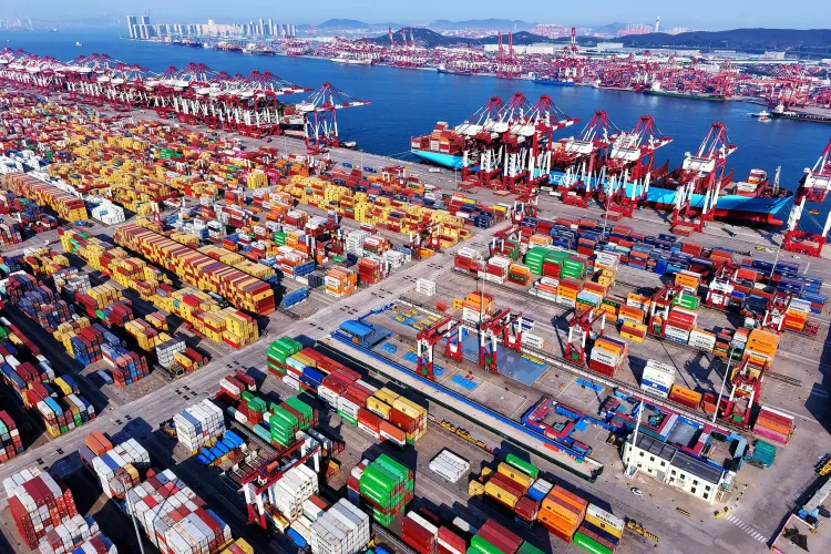 क्या वर्ष 2025 में वैश्विक व्यापार में बढ़ोतरी होगी?