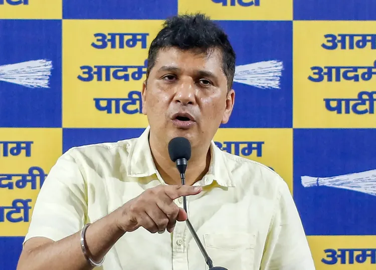 सौरभ भारद्वाज का MCD पर हमला: अनिल शर्मा के कथित अवैध PG पर चार साल से कार्रवाई नहीं