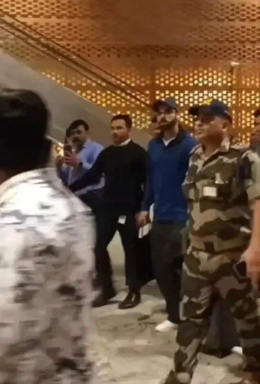 Virat Kohli Lands in Bengaluru Ahead of IPL 2026 as Fans Cheer for Their King