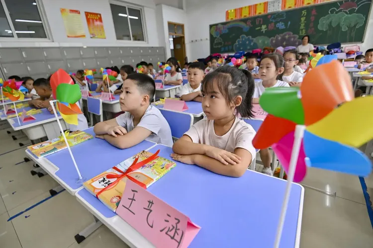 चीन ने वैश्विक शिक्षा कार्यक्रम में प्रमुखता हासिल की