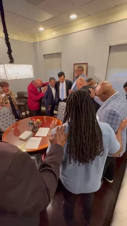 Vivek Ramaswamy Courts Black Faith Leaders in State Tour