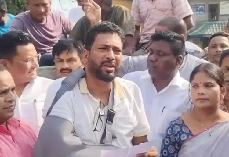 क्या शंकर घोष ने हाथ टूटने के बावजूद नागराकाटा में बाढ़ पीड़ितों को राहत सामग्री बांटी?