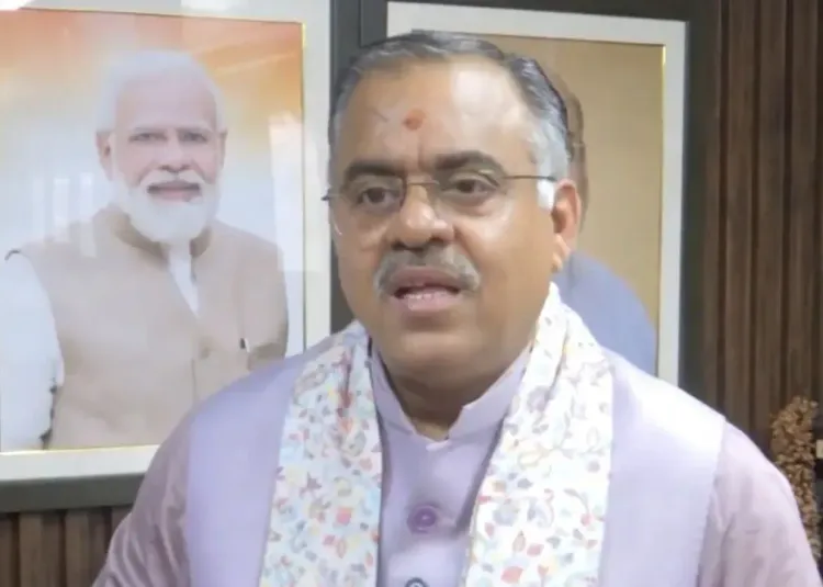 पश्चिम बंगाल चुनाव: भाजपा नेताओं का आरोप — हार के डर से टीएमसी करा रही हिंसा, 142 सीटों पर मतदान जारी