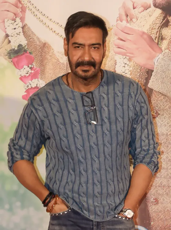 Ajay Devgn reveals a stranger lived in Sanjay Mishra's house for 4 years