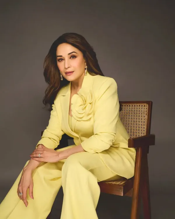 Madhuri Dixit recalls her first fame moment: airport kids and Tezaab