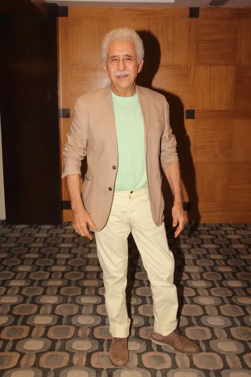 Naseeruddin Shah skipped bathing for 2 months for 'Chakra' role
