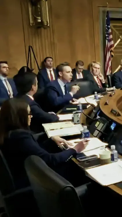 White House Mocks Fauci Over Fifth Amendment Claims