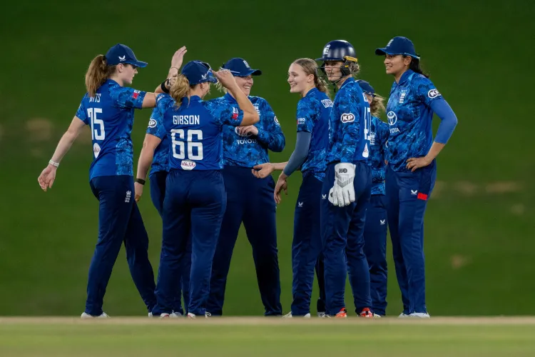 इंग्लैंड ने विमेंस टी20 वर्ल्ड कप से पहले टॉम स्मिथ को असिस्टेंट कोच बनाया