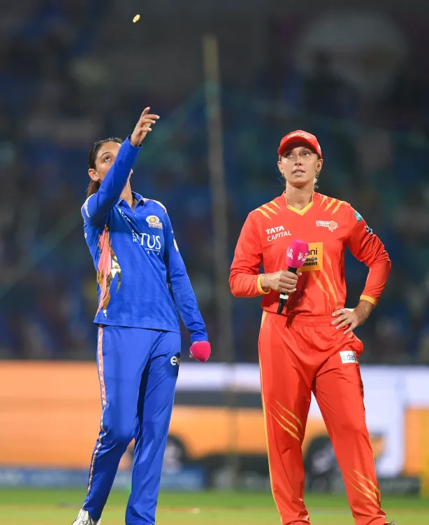 Did Mumbai Indians Choose to Bowl First as Ayushi Soni Makes Her Debut for Gujarat Giants?