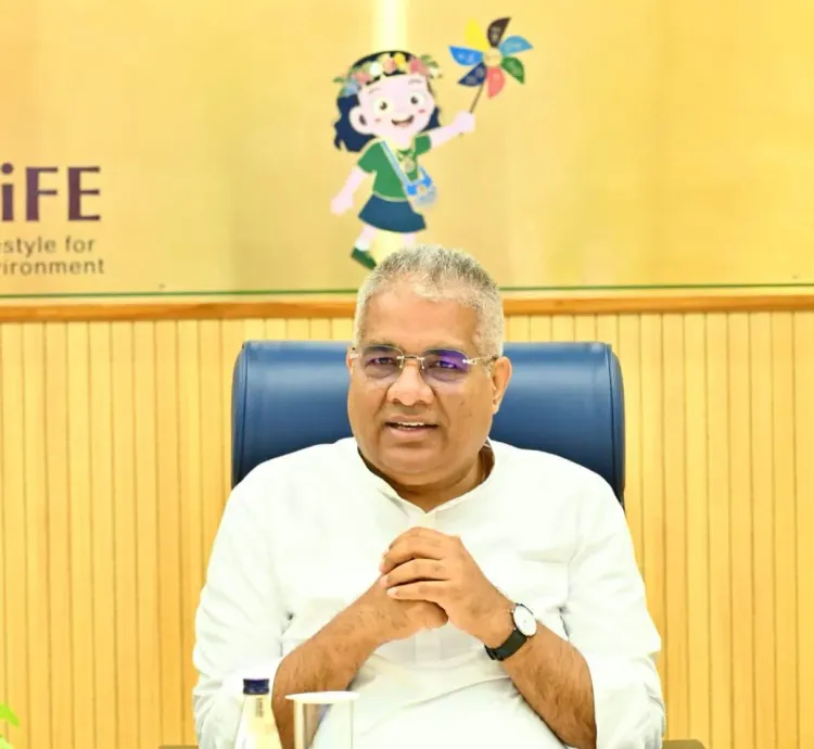 Yadav Hands Over First PRAMAAN Forest Certificates in New Delhi