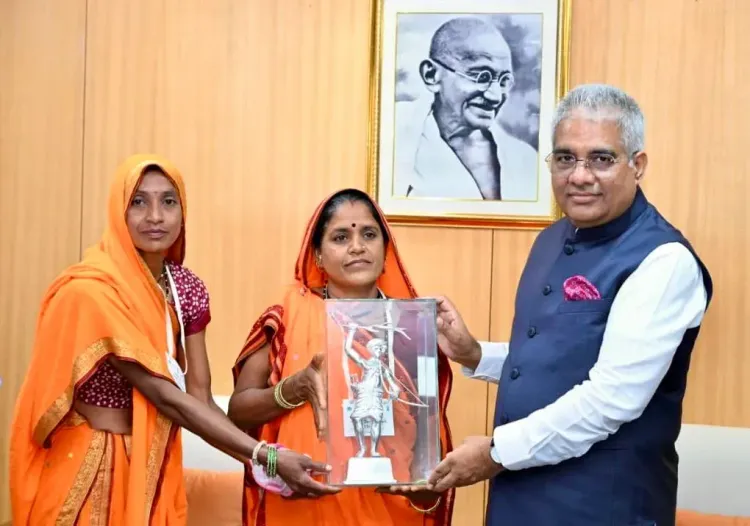 Yadav meets Nandurbar tribals, spotlights GoI-UNDP-GEF restoration project