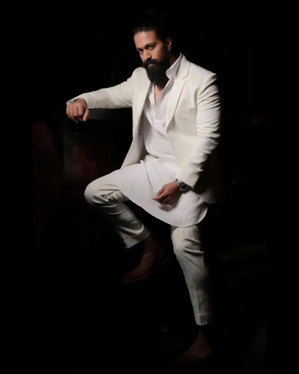 Kiara Advani's first rain sequence: Yash reveals Toxic shoot surprise